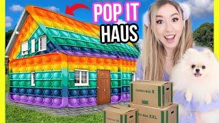 ICH ziehe in mein neues DIY XXL POP IT FIDGET TOY HAUS mit WELPE FLUFFY ein (BOXFORT Challenge)