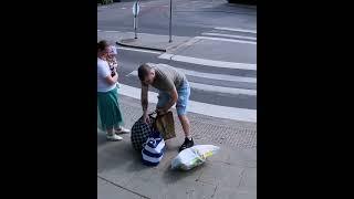 Kind stranger helps mother and child #shorts #short #status