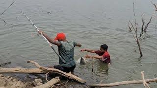 Fisherman Struggles lot To Get Out These Big fishes in Krishna River|Unbelievable Hook fishing