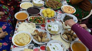 Kilim dokuma atölyesinde iftar