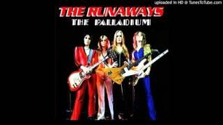 The Runaways - I Love Playin' with Fire (Live)