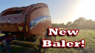 New Holland RB560: Bale Hay!