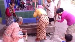 Kesenian Tradisional tabuh Lesung , kotekan Lesung atau gejog lesung dari Purbalingga Jawa tengah