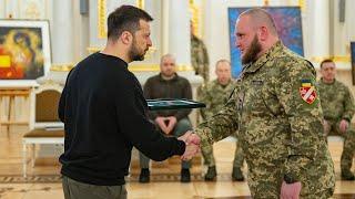 Зеленський вручив нагороди захисникам і захисницям України