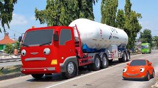 Disini Markas Truk Tangki Pertamina, Truk Kontainer, Truk Molen Mirip Frank Teman Tayo