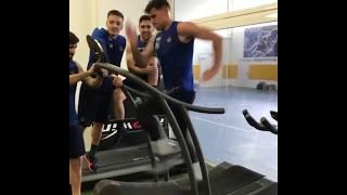 Theo Hernandez pace on treadmill