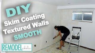 How to Skim Coat a Smooth Wall Finish | Remodelaholic  #diy #coating #walltexturedesign