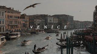 Venice Street Photography | Canon R6 + RF 50mm 1.2