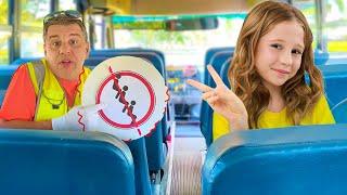 Nastya und Freunde Schulgeschichten und gelber Bus
