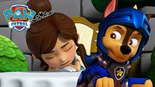 Les chiots chevaliers sauveteurs sauvent le royaume d'un sort magique de sommeil! PAW Patrol animés