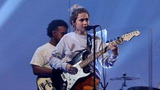 Rising Star Clairo Performs 'Bags'