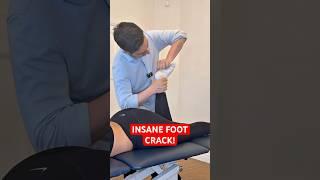 INSANELY LOUD AND SATISFYING FOOT CRACK! #asmr #satisfying #osteopath #chiropractic