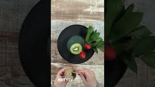 اصنعها بنفسك فكرة تنسيق بوكس هدايا بـ حبات الفواكه و الزهور