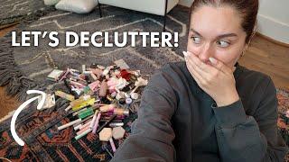 DECLUTTER WITH ME // eyebrows, mascara, eyeshadows + primers