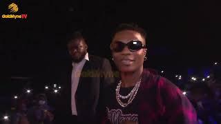 Fans melting moment Wizkid joins Buju on stage at his "Sorry I'm Late" Concert