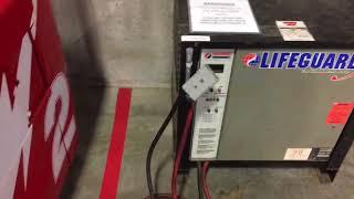 Forklift charging connection