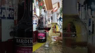 kir royale    #shorts #bar #bartender #short #cassis #sparklingwine