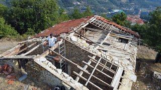 #08 Taking the roof and the inside walls down on our abandoned stone house (sub eng/it/fr)