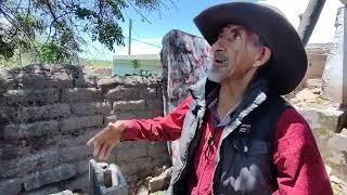 HALLAMOS la casa de MARIANO con mucha BASURA; si los MIGRANTES lo apoyan, podemos mejorarle su CASA.