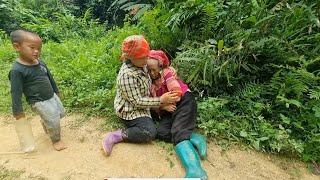 Single mother harvests bamboo shoots and helps people in distress, single mom life, Tieu Vy Ca