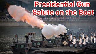 Presidential Gun Salute on the Boat || Helicopter with Singapore flag| Tuoi Singapore