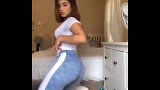 mujer sexy bailando - Mucho Cash - Sandunguea - Quiere Vacilon