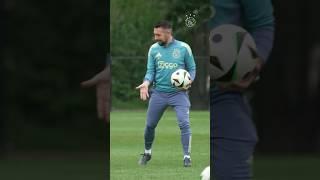 First action of Francesco Farioli on the Ajax training ground 