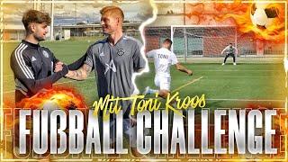 FUSSBALL CHALLENGE GEGEN TONI KROOS! Mittelfeld Weltspieler vs Kroos