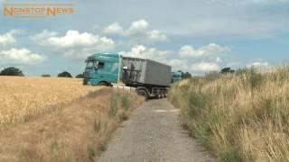 22.06.2016: Tödlicher Arbeitsunfall bei Tessin: 52-jähriger Lkw-Fahrer vom Laster überrollt