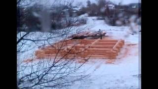 Производство сруба ,сосна,зимний лес.