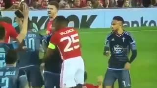 Insiden Saat Manchester United Vs Celta Vigo  Eric Bailly Vs Guidetti Brutal Fight