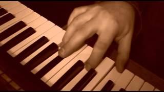 Красный огурец и Ю.Ю.- "Рок-н-ролл требует жертв".avi