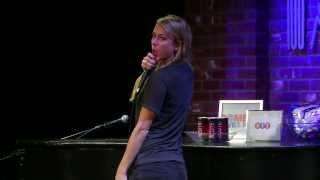 JOKE: Iliza Shlesinger Shares Why Women Love Winter at Comedy Gives Back