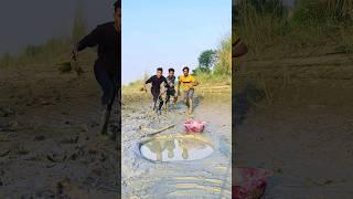 आखिर क्या निकल इस पानी के अंदर सेdon’t miss #shorts #viral #viralvideo