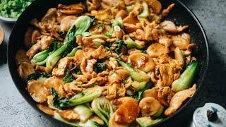 Rice Cake Stir Fry (炒年糕, Chao Nian Gao)