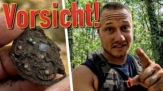 Mit Metalldetektor zwischen Bombentrichter & Schützengraben auf Schatzsuche (Sondeln im Wald) - WW2