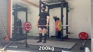 体重67kg，硬杆传统硬拉200kg，年终flag回收完毕。