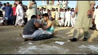 Naveed tairan wala vs Awis butt vini muqabla Arm wrestling Pakistan Punjab | buttg tv | 03014240476