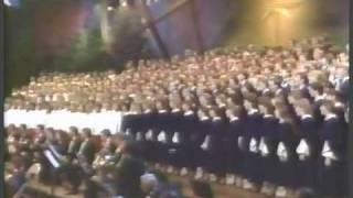 St. Olaf Massed Choir - Hodie Christus Natus Est