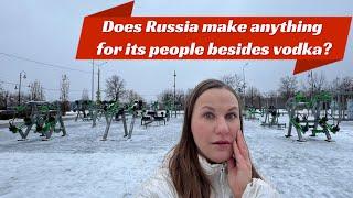 4K What can Russians do outside in winter in a small city in Russia? 