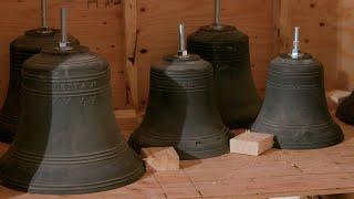 Enlèvement des cloches du carillon de la tour de la Paix