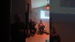 "An Londubh - Pinch of Snuff - Toss the Feathers" - Niall and Brian Crehan Fiddle/Uilleann Pipes