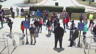 Community gathers outside Collin County courthouse to demand answers in Marvin Scott's death