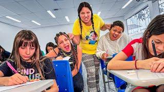 PEGUEI ELAS COLANDO NA PROVA DA ESCOLA!