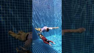 Underwater Couple Swims 50 Meters Without Fins @sisa_solymosyova