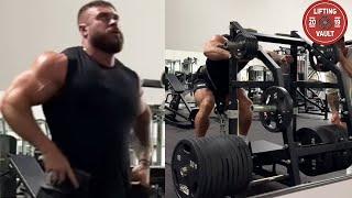 Cbum Hits A 900 lbs Belt Squat