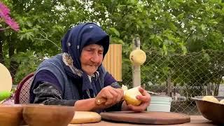 ¡VIDA DE PUEBLO AZERBAIYÁN! ¡LA VIEJA ABUELA CAUCÁSICA COCINA DOVGA Y BOZBASH! COCINAR KHINKALI