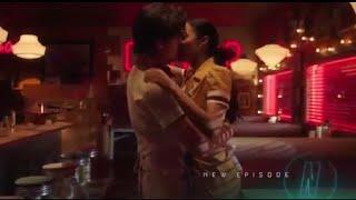 Riverdale 5x10 Jughead and Tabitha kiss at Pop’s