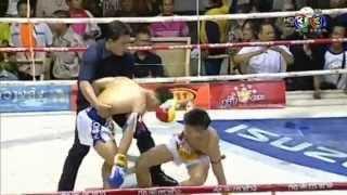 Professional Muay Thai Boxing on 2014-11-01 at Siam Stadium