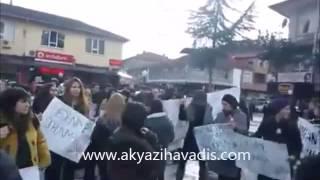 Akyazı'da Binler Özgecan İçin Yürüdü